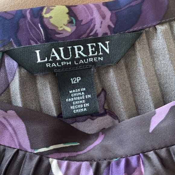 Ralph Lauren pleated floral skirt.  12petite - Picture 5 of 5